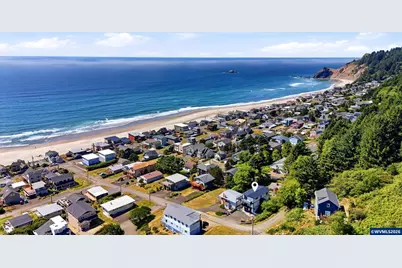 2035 NE 66th St, Lincoln City, OR 97367 - Photo 3