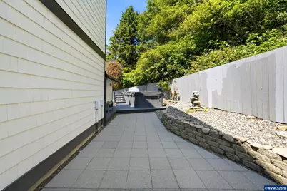 2035 NE 66th St, Lincoln City, OR 97367 - Photo 45