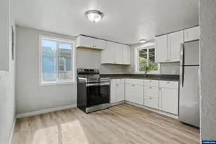 110 Hobbs St, Lebanon, OR 97355 - Photo 11