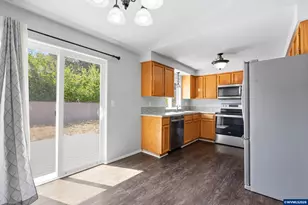 5201 9th Ct SE, Salem, OR 97306 - Photo 9