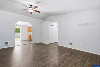 5201 9th Ct SE, Salem, OR 97306 - Photo 5