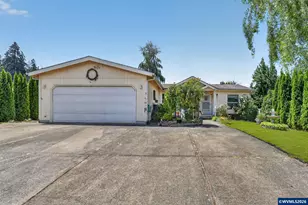 1837 Woodland Ave, Woodburn, OR 97071 - Photo 23