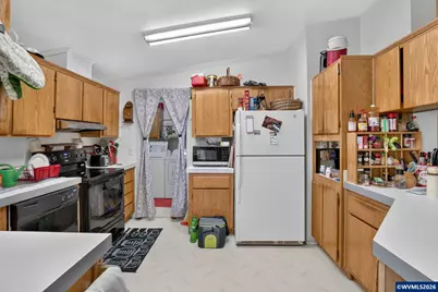 1837 Woodland Av, Woodburn, OR 97071 - Photo 9