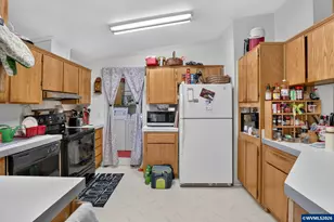 1837 Woodland Ave, Woodburn, OR 97071 - Photo 9