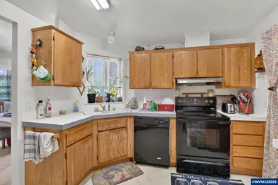 1837 Woodland Av, Woodburn, OR 97071 - Photo 7