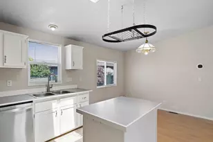 11105 Main St NE, Donald, OR 97020 - Photo 13