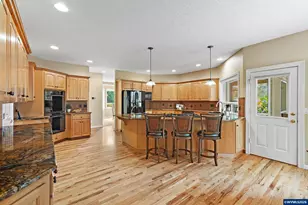 8781 Boulder Ridge Ct SE, Salem, OR 97317 - Photo 7