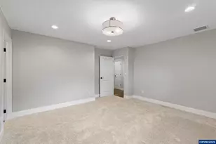 175 Oak Ln, Lebanon, OR 97355 - Photo 19