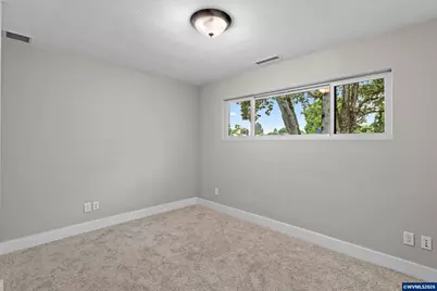 175 Oak Ln, Lebanon, OR 97355 - Photo 27