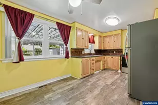 1915 23rd St NE, Salem, OR 97301 - Photo 9