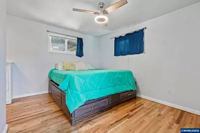 1915 23rd St NE, Salem, OR 97301 - Photo 19