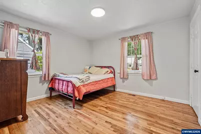 1915 23rd St NE, Salem, OR 97301 - Photo 13