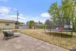 295 Wassom St, Lebanon, OR 97355 - Photo 21