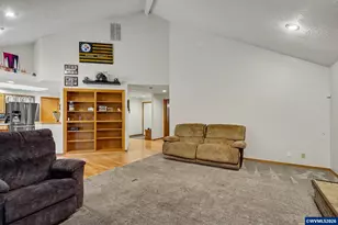 418 Valleywood Dr SE, Salem, OR 97306 - Photo 13