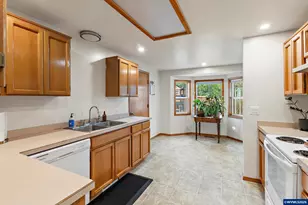 431 Violet St, Lebanon, OR 97355 - Photo 9