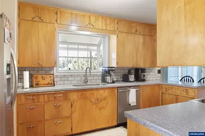 38225 Mount Hope, Lebanon, OR 97355 - Photo 13