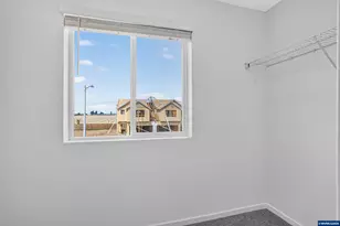 1034 Drake Ln, Woodburn, OR 97071 - Photo 21