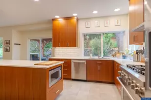 381 Silver Hills Cir SE, Salem, OR 97306 - Photo 15