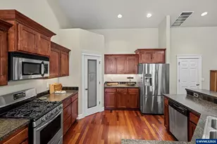 346 NW Foxglove St, Dallas, OR 97338 - Photo 15