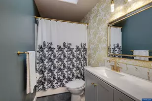 4889 Whitewater St NE, Salem, OR 97305 - Photo 23