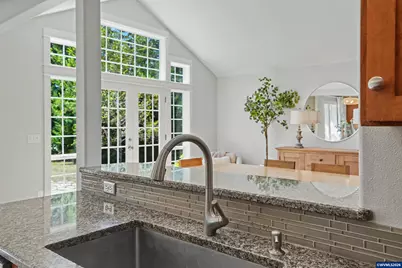 30090 Vicki Ln, Lebanon, OR 97355 - Photo 13