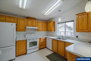 721 N 12th St, Philomath, OR 97370 - Photo 17