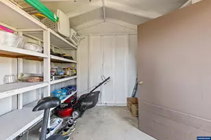105 SE Berry St, Lebanon, OR 97355 - Photo 43
