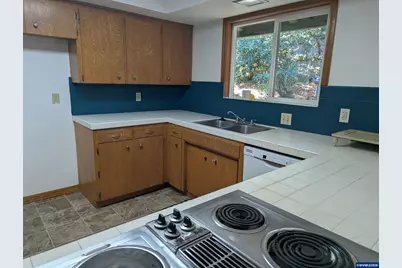 3435 NW Circle Bl, Corvallis, OR 97330 - Photo 13