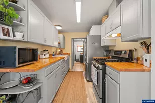 1510 S 10th St, Lebanon, OR 97355 - Photo 9