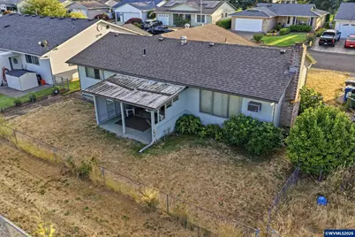 334 S Cascade Dr, Woodburn, OR 97071 - Photo 27