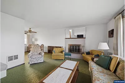 334 S Cascade Dr, Woodburn, OR 97071 - Photo 5