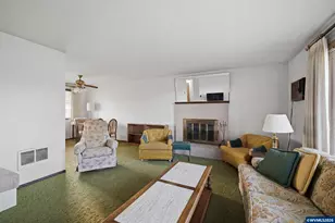334 S Cascade Dr, Woodburn, OR 97071 - Photo 5