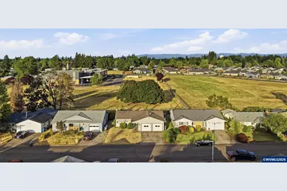 334 S Cascade Dr, Woodburn, OR 97071 - Photo 23