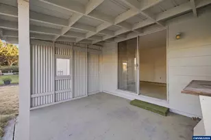 334 S Cascade Dr, Woodburn, OR 97071 - Photo 19