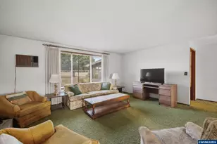 334 S Cascade Dr, Woodburn, OR 97071 - Photo 7