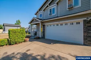 195 Picture St, Independence, OR 97351 - Photo 3