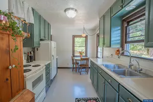 600 Mountain View Rd, Sweet Home, OR 97338 - Photo 7