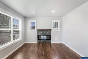 415 S 11th St, Independence, OR 97351 - Photo 5