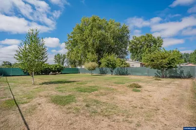 33554 Penny Ln, Lebanon, OR 97355 - Photo 23