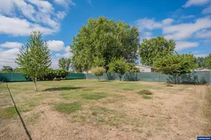 33554 Penny Ln, Lebanon, OR 97355 - Photo 23