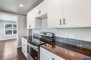 415 S 11th St, Independence, OR 97351 - Photo 13