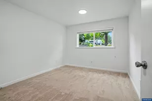460 NW Maxine Ave, Corvallis, OR 97330 - Photo 29