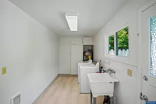611 NW 30th St, Corvallis, OR 97330 - Photo 25