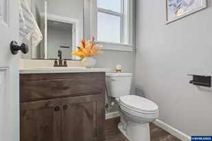 1369 S 10th St, Independence, OR 97351 - Photo 9