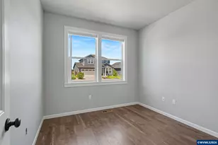 1369 S 10th St, Independence, OR 97351 - Photo 7