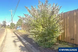 1642 SE Cortland Ave, Dallas, OR 97338 - Photo 35