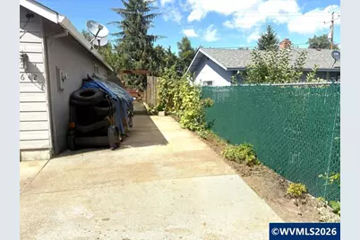 1642 SE Cortland Av, Dallas, OR 97338 - Photo 33