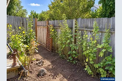 1642 SE Cortland Av, Dallas, OR 97338 - Photo 23