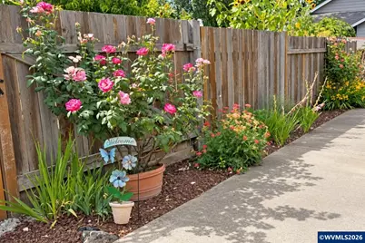 1642 SE Cortland Av, Dallas, OR 97338 - Photo 31