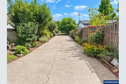 1642 SE Cortland Av, Dallas, OR 97338 - Photo 29